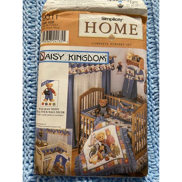 Simplicity sewing pattern  9311 baby quilt Nursery Daisy kingdom - Picture 1 of 5